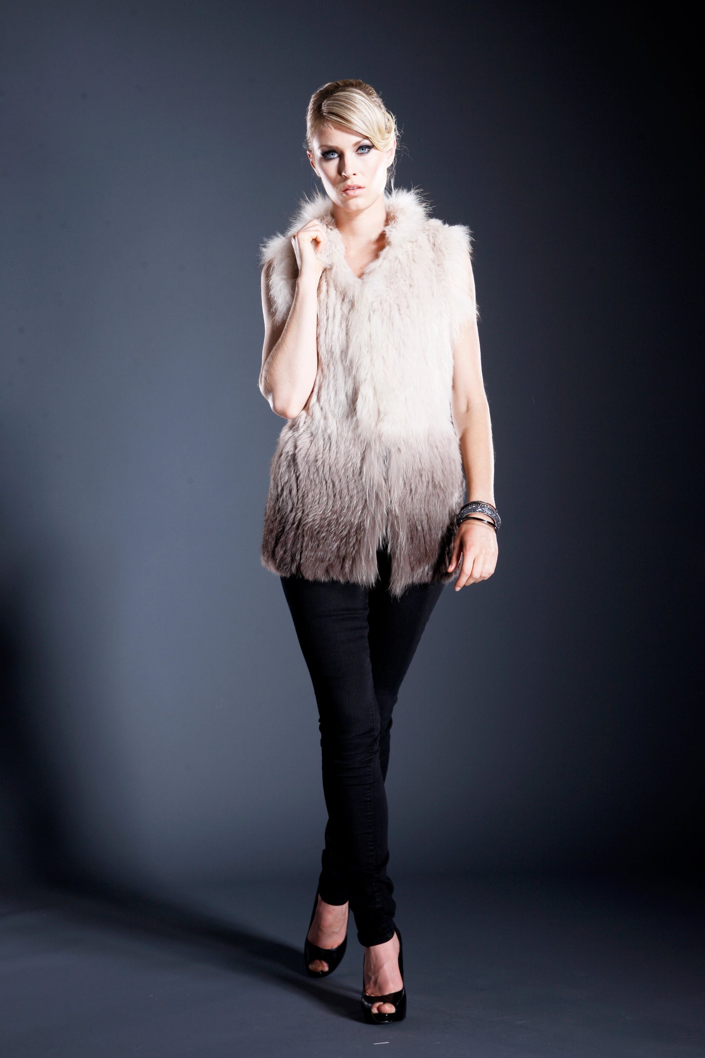 Load image into Gallery viewer, Ombre Raccoon &amp;amp; Rabbit Fur Vest
