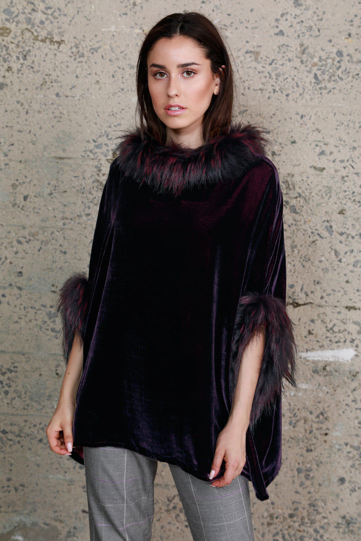 Knitted Poncho with Fur Collar – Dolce Cabo