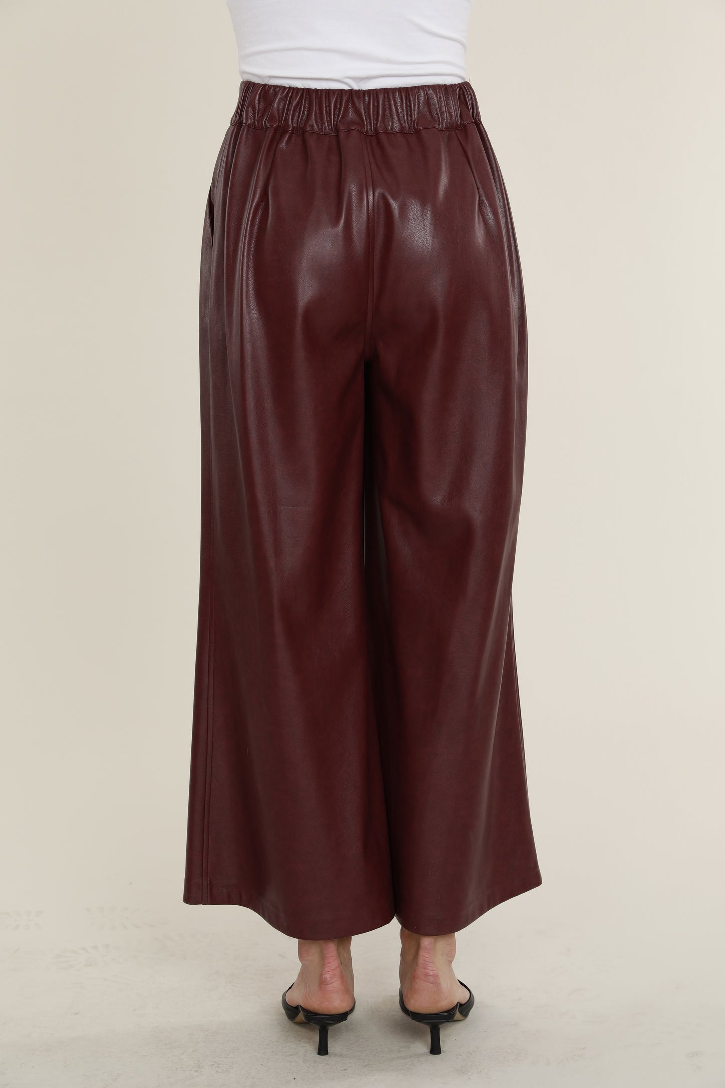 Load image into Gallery viewer, Vegan Leather Wide Leg Crop Pant
