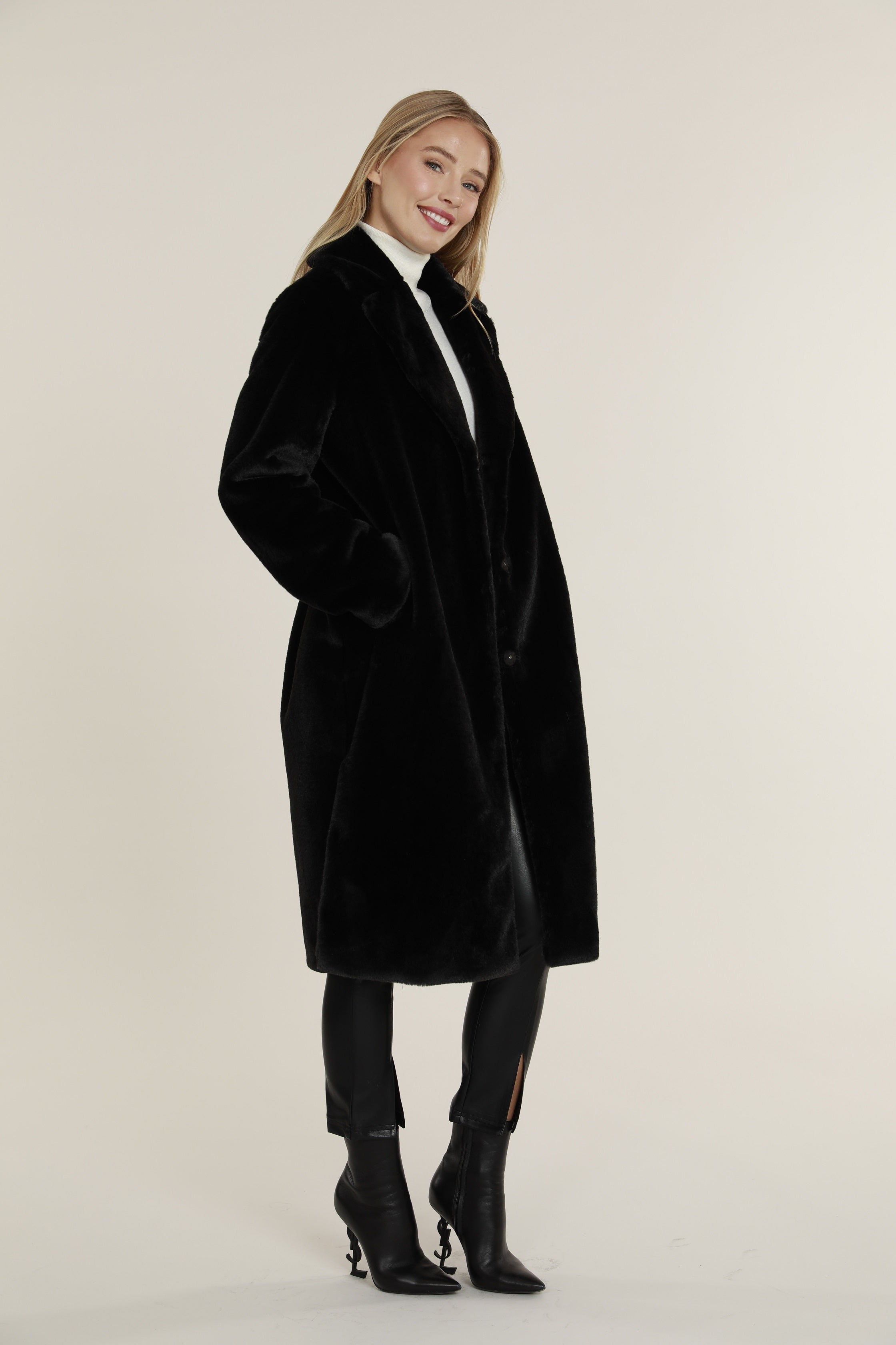 Long Faux Fur Coat⁠ – Dolce Cabo