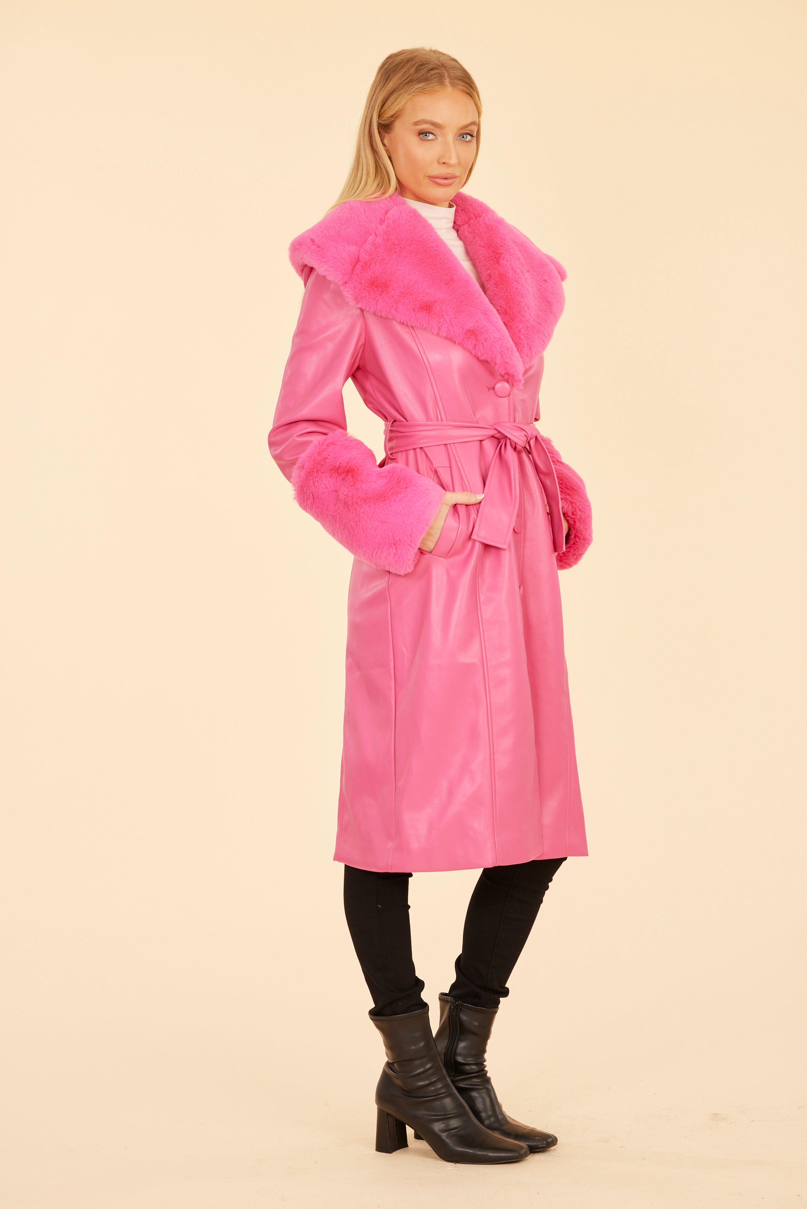 ＊happyhlv さま＊専用　marimekko ロングコート　サーモンピンク Faux Leather Trench Coat with Faux Fur Trim – Dolce Cabo