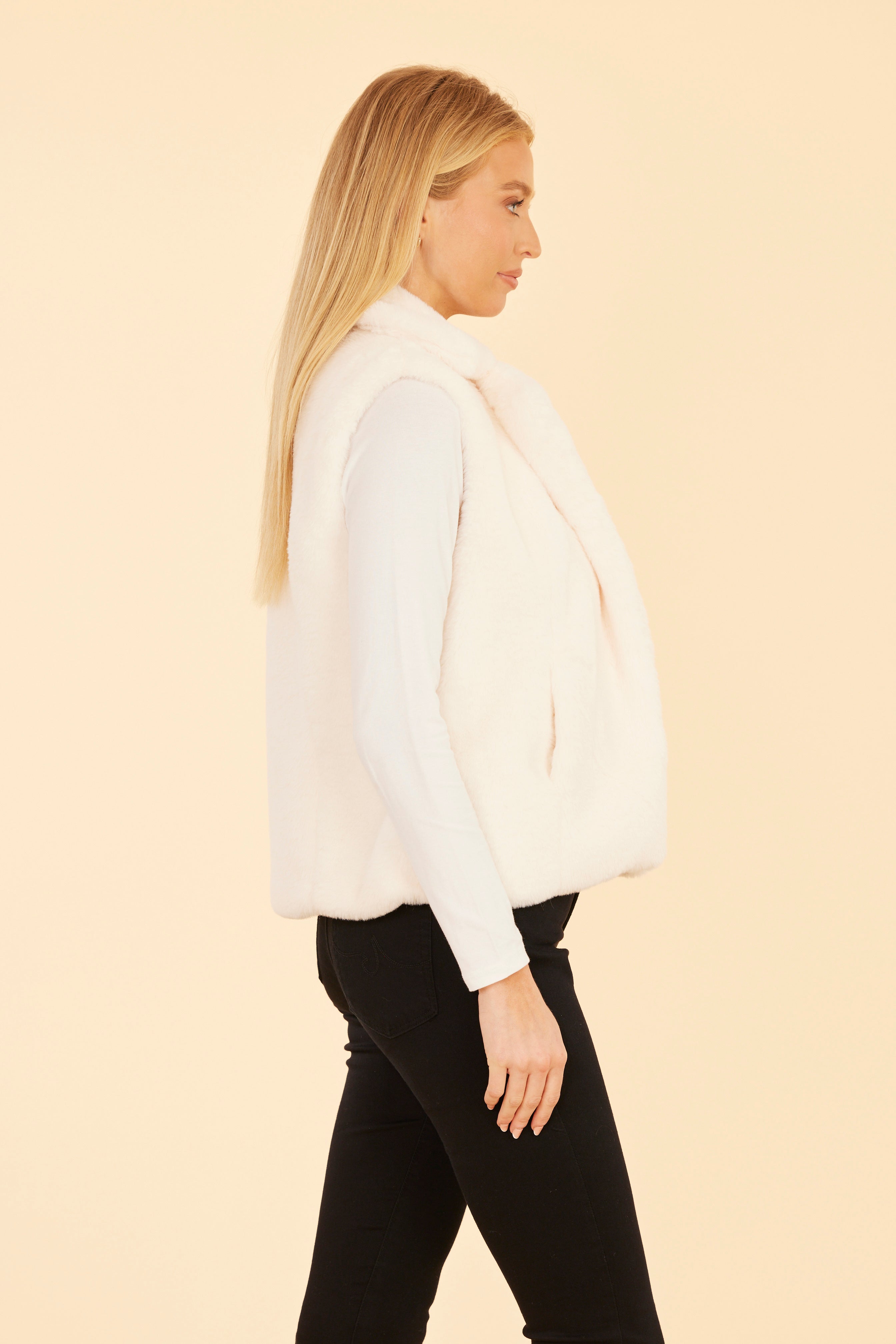 Plush Faux Fur Notch Collar Vest – Dolce Cabo