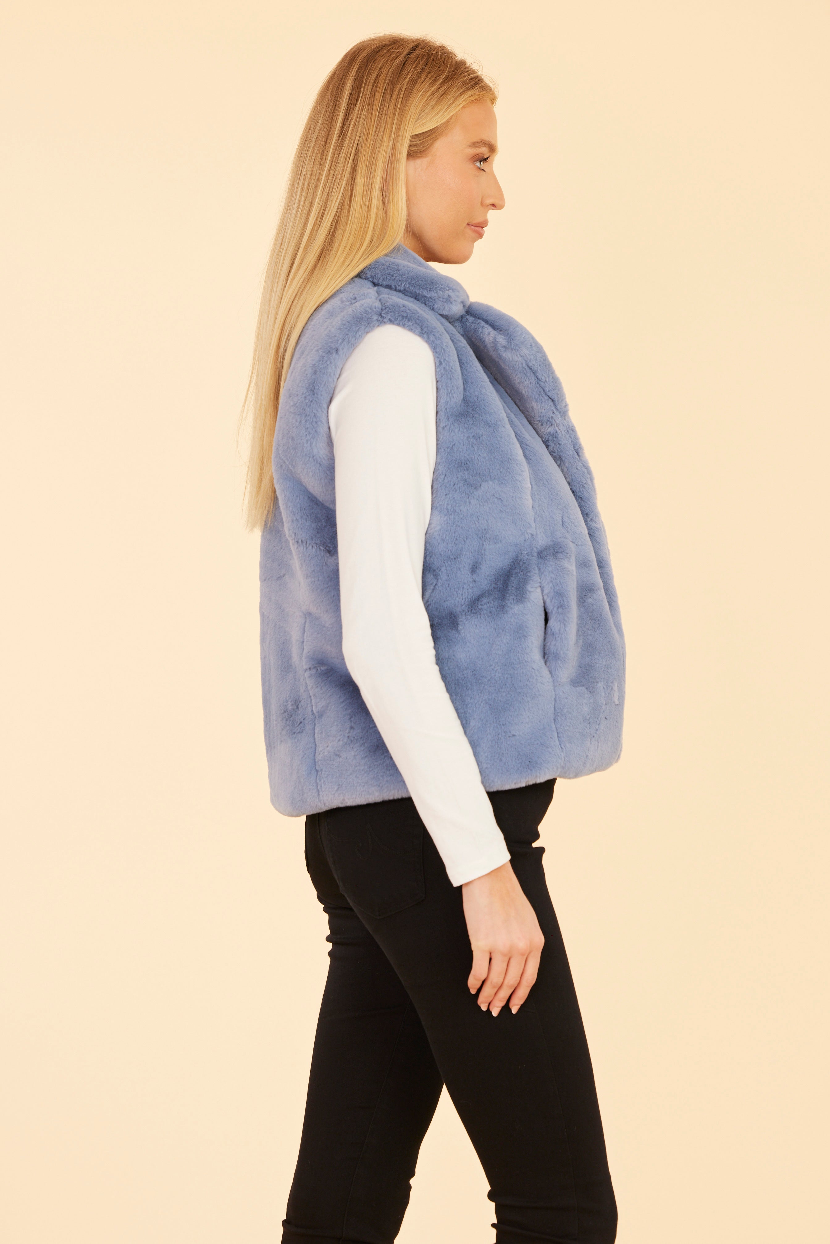 Plush Faux Fur Notch Collar Vest – Dolce Cabo
