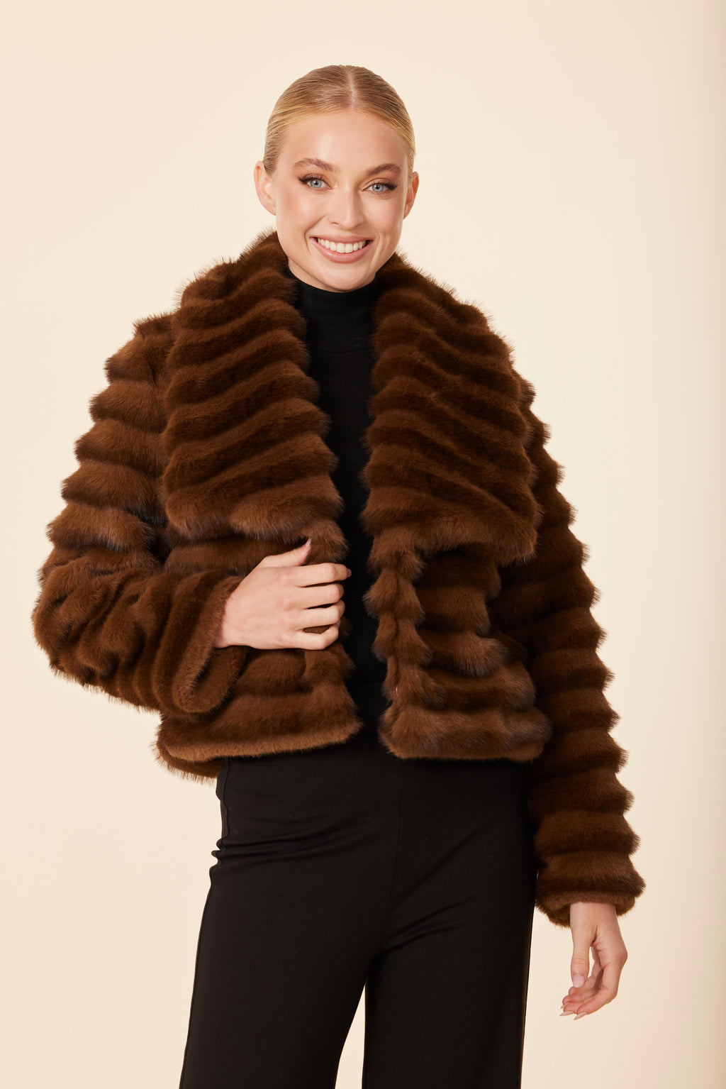 Faux Fur Plush Grooved Jacket