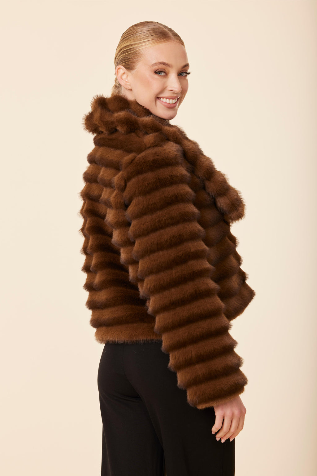 Faux Fur Plush Grooved Jacket
