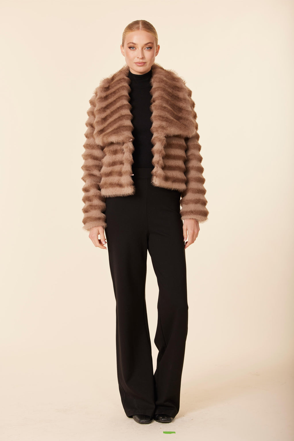 Faux Fur Plush Grooved Jacket
