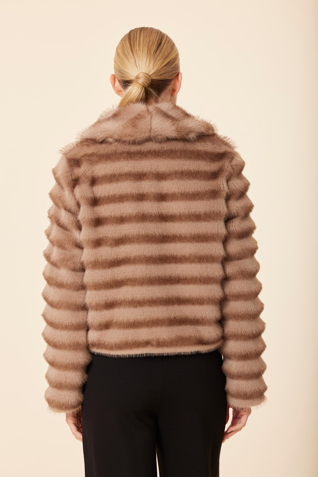 Faux Fur Plush Grooved Jacket