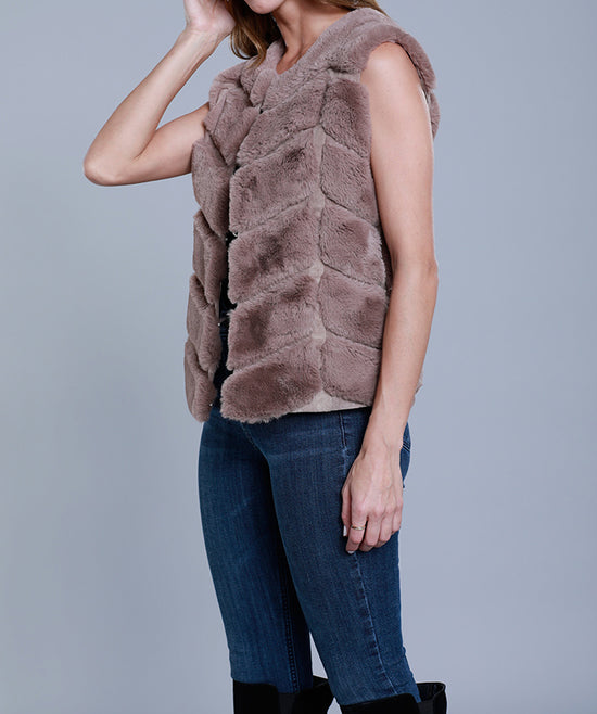 Load image into Gallery viewer, Chevron Faux Fur Vest
