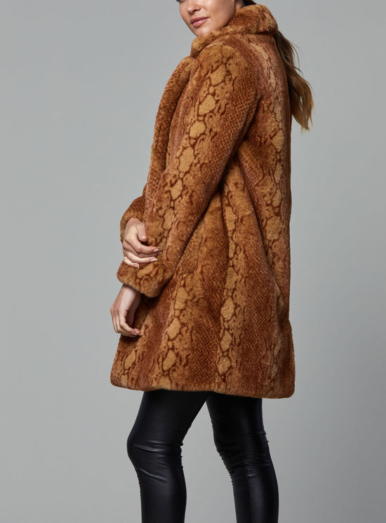 Load image into Gallery viewer, Plus Size Faux Fur Snake Print Coat
